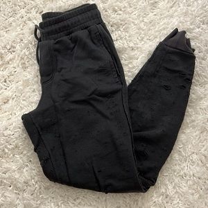 ALO YOGA FIERCE DESTROYED JOGGER